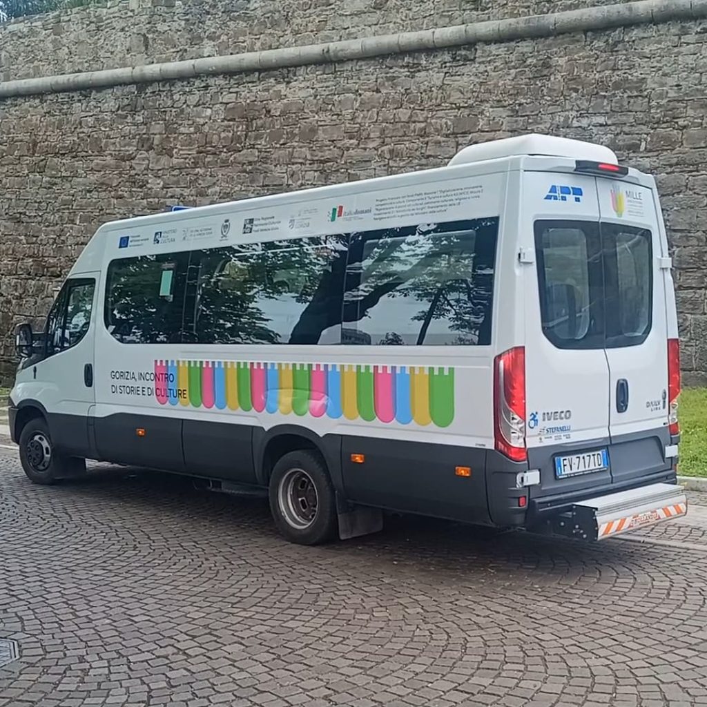 Immagine minibus